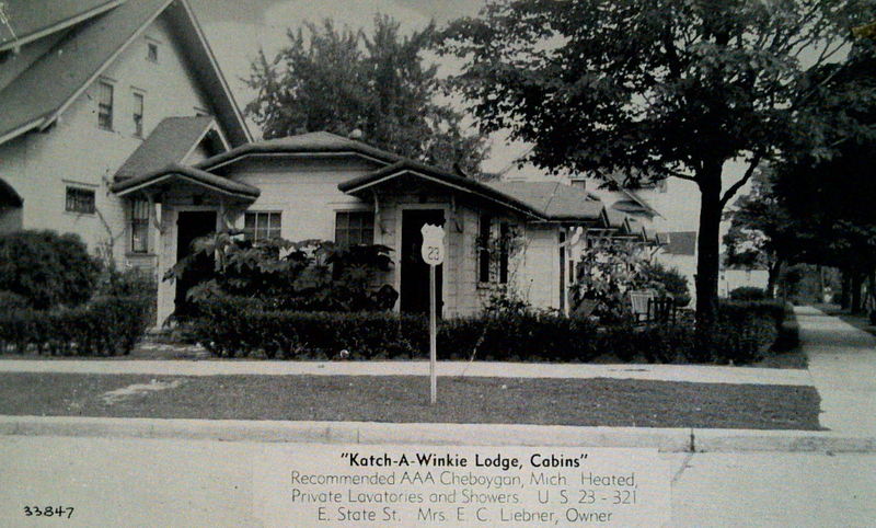 Katch-A-Winkie Lodge, Cabins - Vintage Postcard (newer photo)